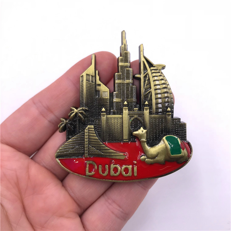 Réfrigérateur en métal de Duba - Home Decor Uae avis et prix