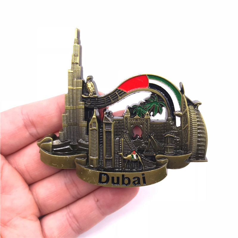 Réfrigérateur en métal de Duba - Home Decor Uae avis et prix